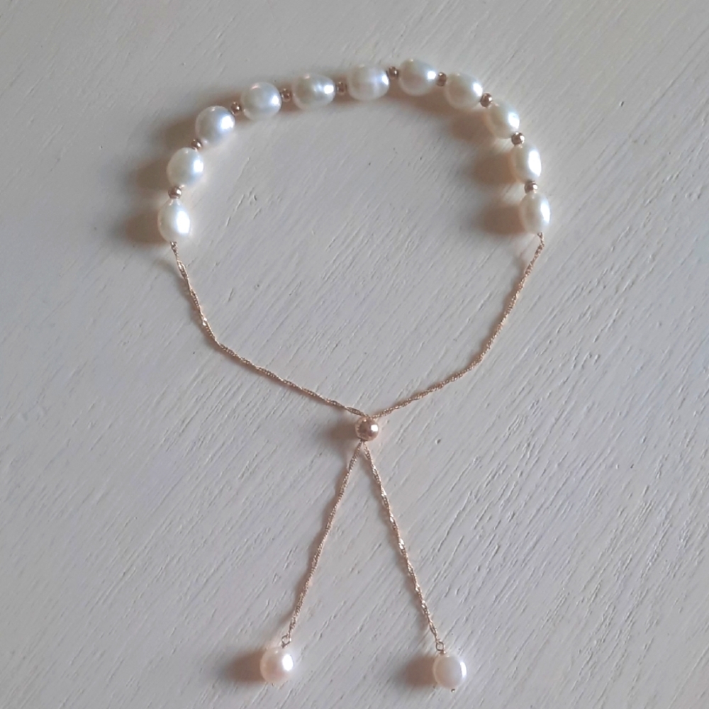 Elegant Gold Pearl Bracelet - Adjustable Size